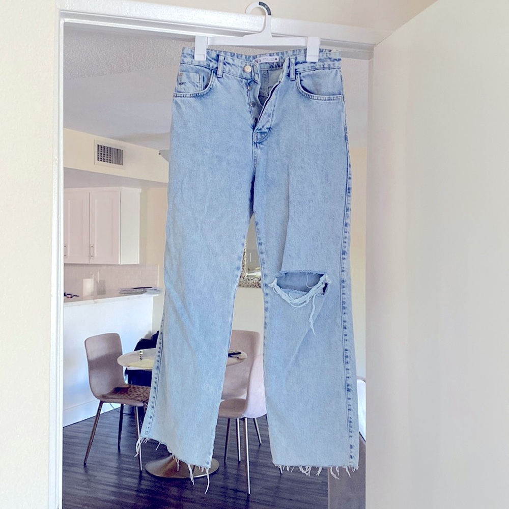 Zara wide leg denim in light wash- size 38/6